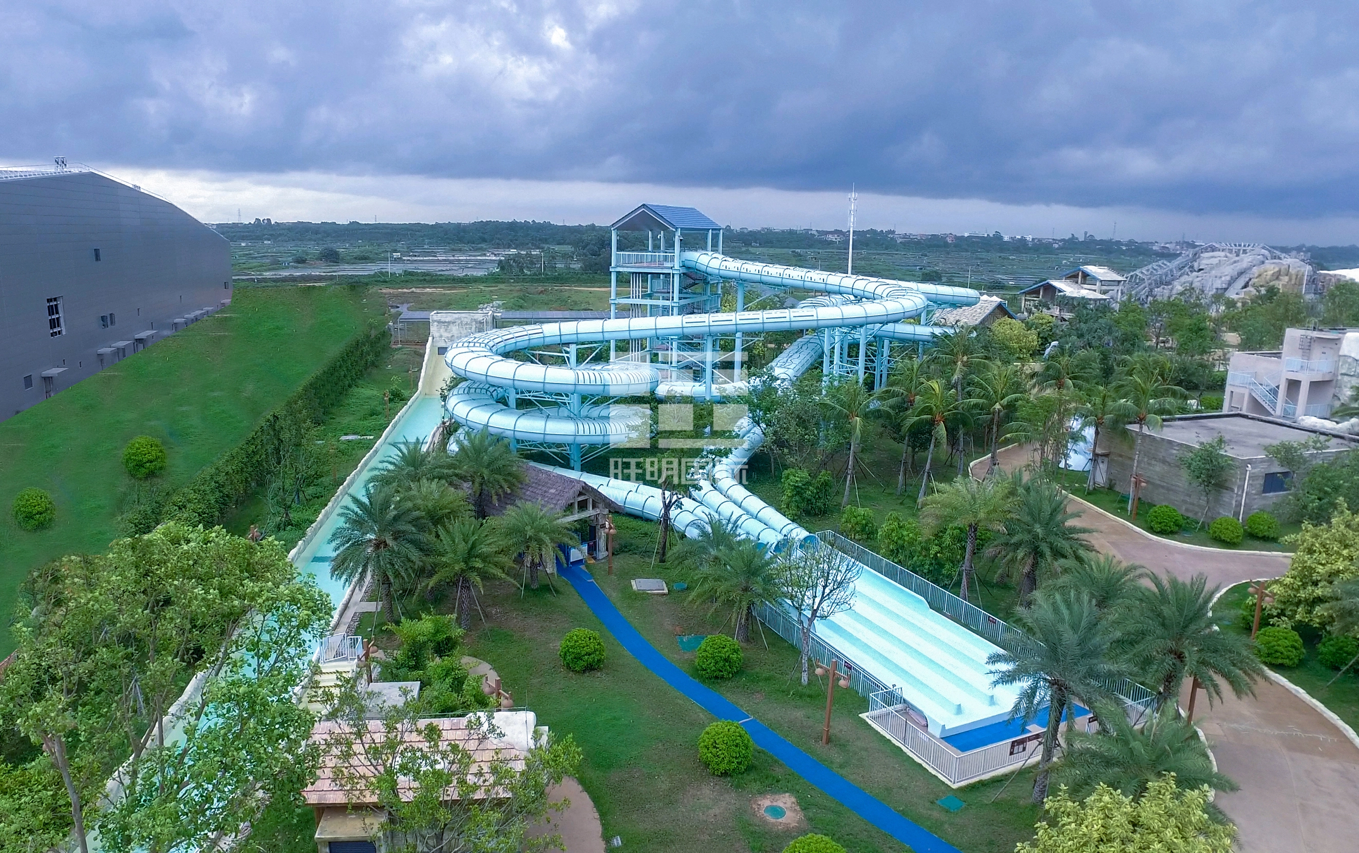 Time-Tunnel-Slide - WM INTERNATIONAL Time Tunnel Slide - WM INTERNATIONAL