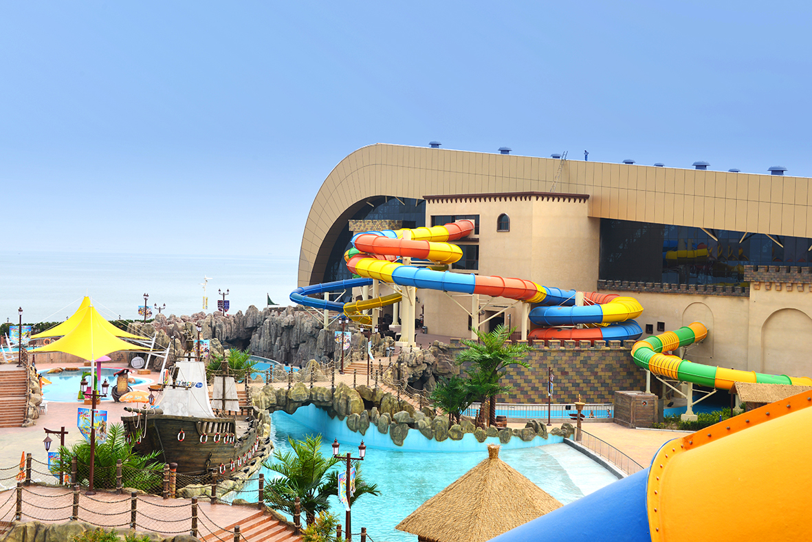 commercial water slide - WM INTERNATIONAL