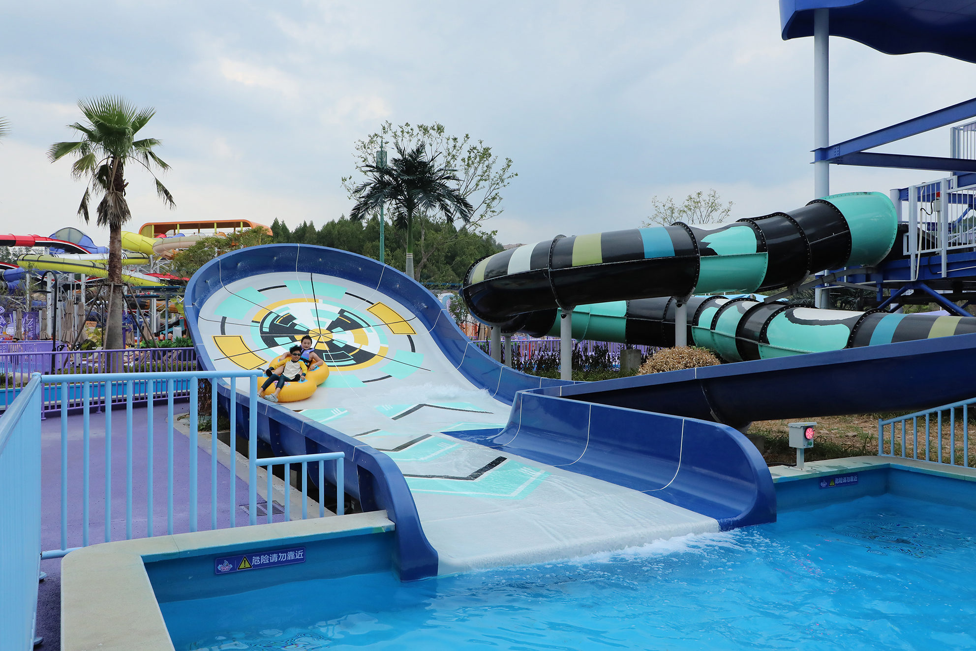 Time Ghost Slide - WM INTERNATIONAL