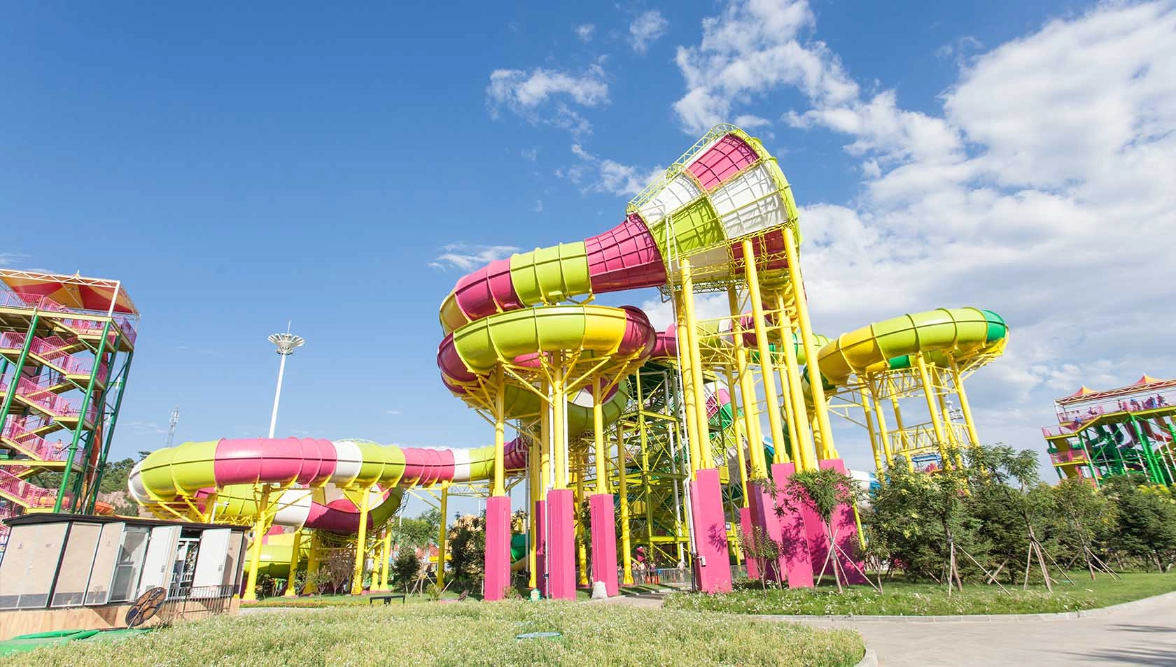 Storm Valley Slide - WM INTERNATIONAL