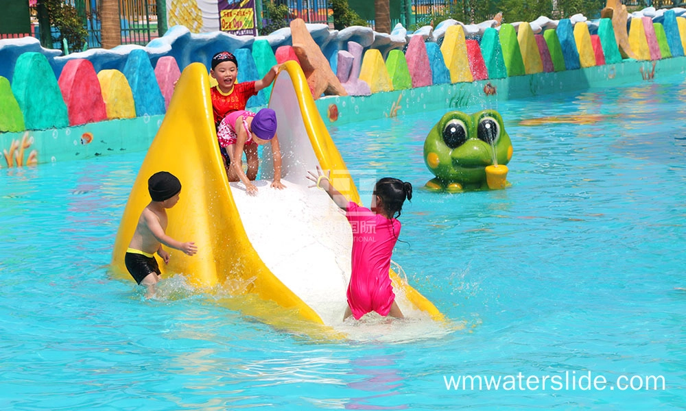 Ugly-Duck-Slide - WM INTERNATIONAL Ugly Duck Slide - WM INTERNATIONAL