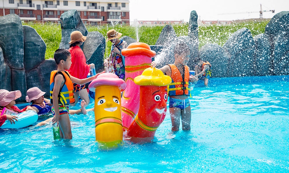 Water Spraying Color Column - WM International