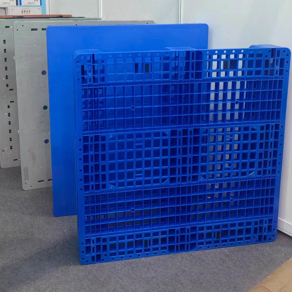 Plain top pallet and perforated pallet - Weihong