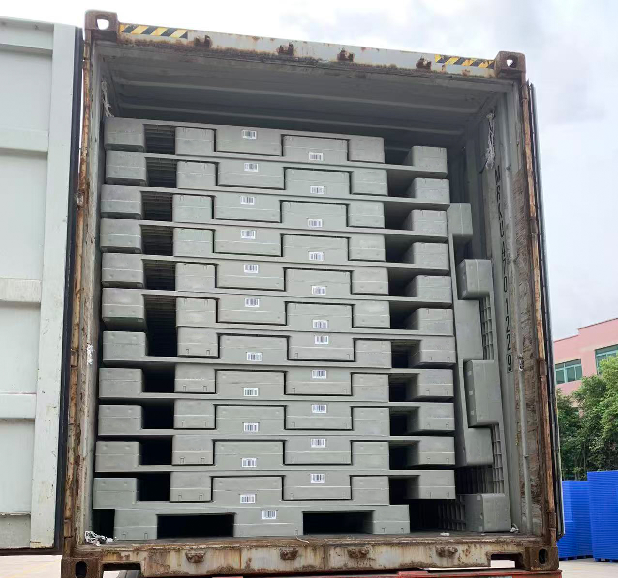 Plastic Pallet Loading Cambodia