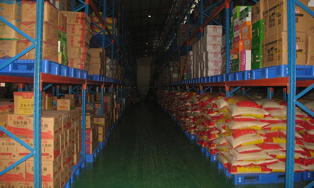 plastic pallet on rack 3 - Weihong