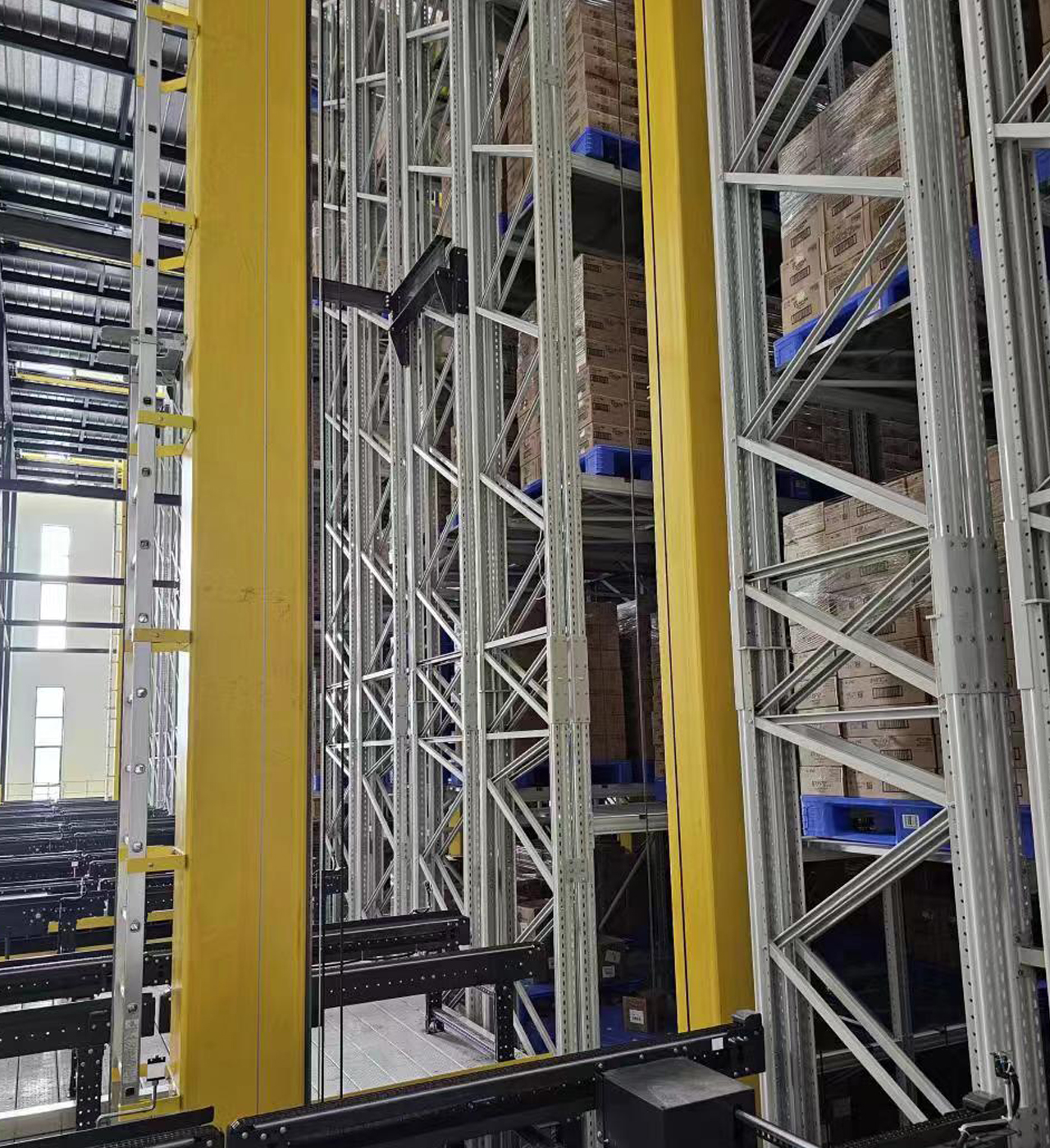 Plastic Pallet  on Rack - Weihong