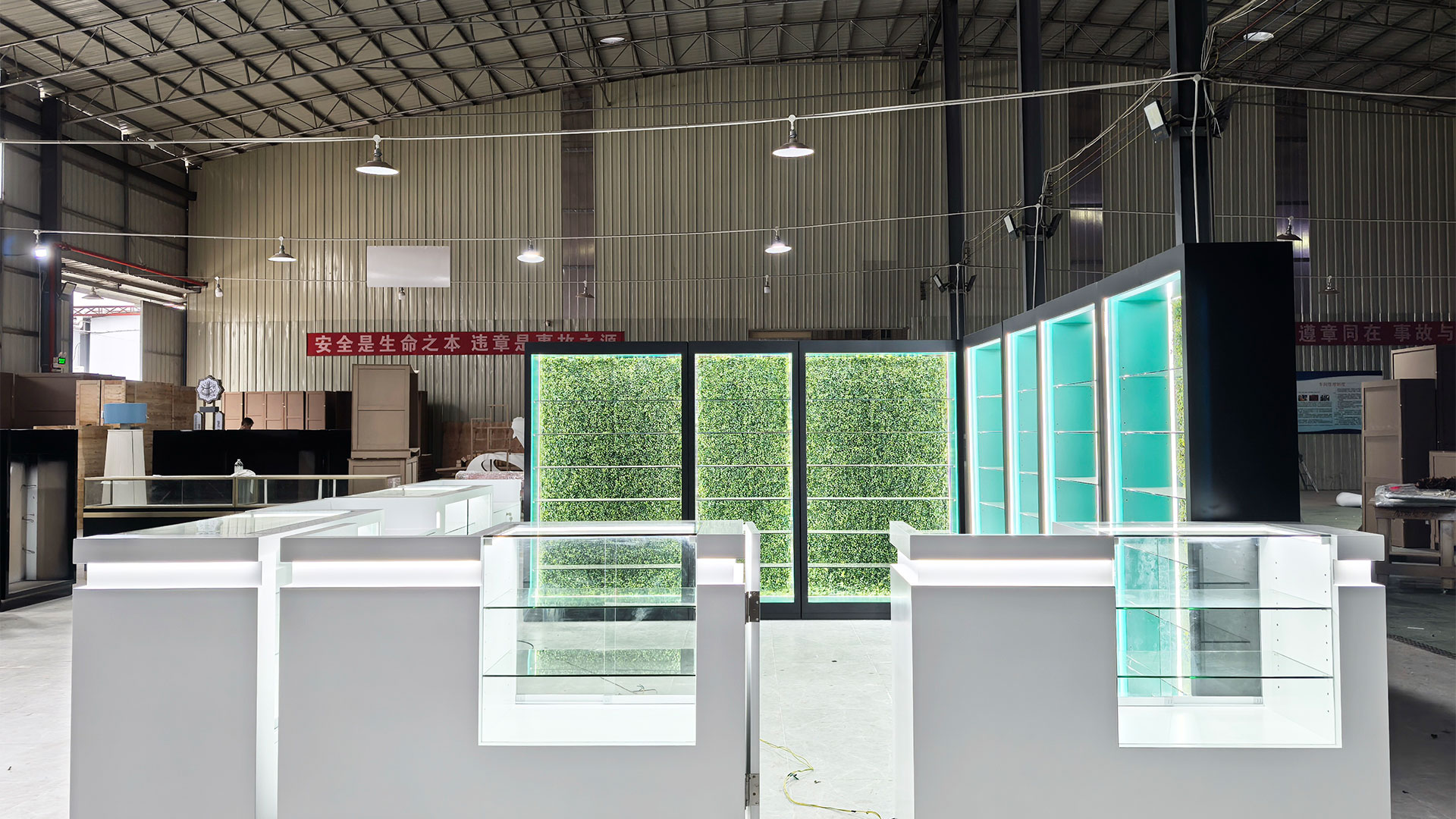 Dispensary-cannabis-display-cases