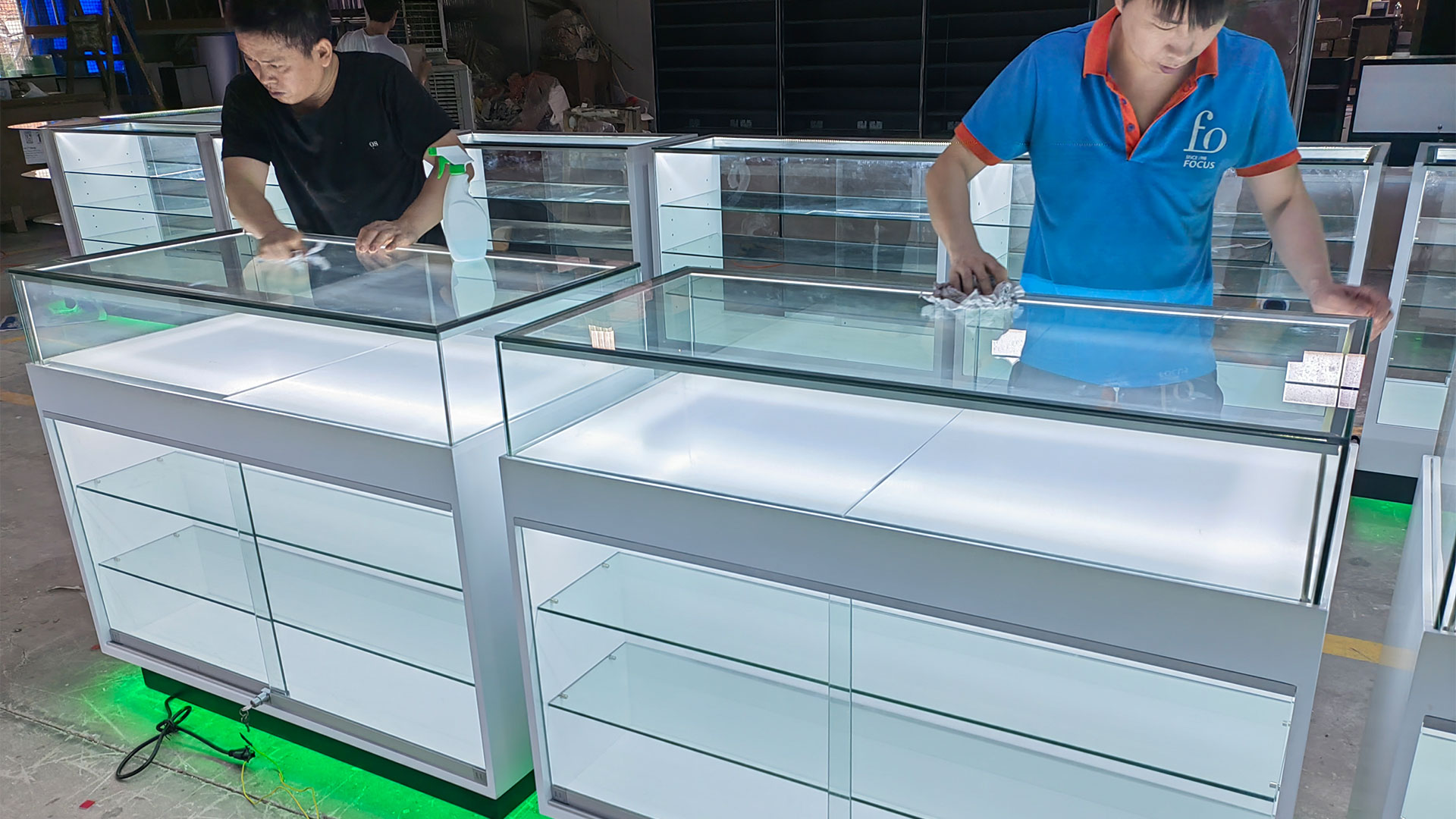 In-House-Manufacturing-and-Skilled-Technicians