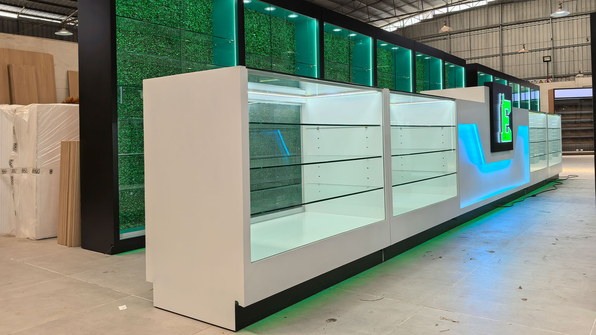 smoke-shop-display-cabinet