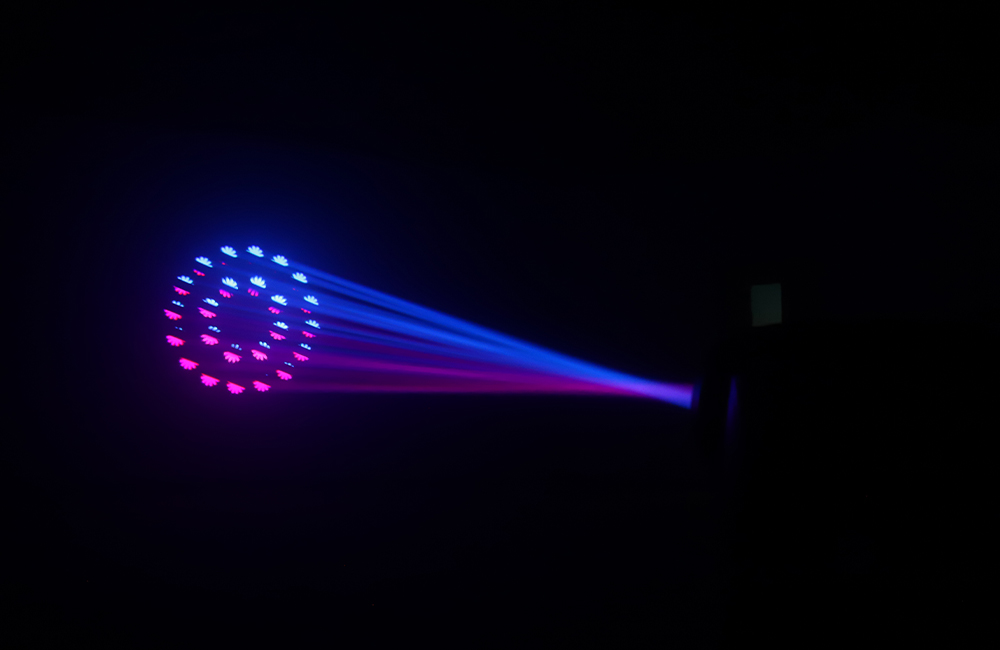Foco LED de cabeza móvil de 100 W con anillo LED.16