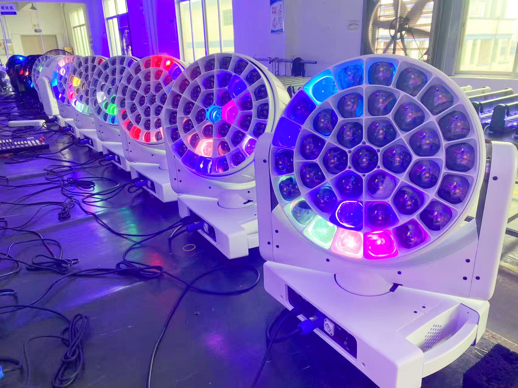 37x40w white housing stage light