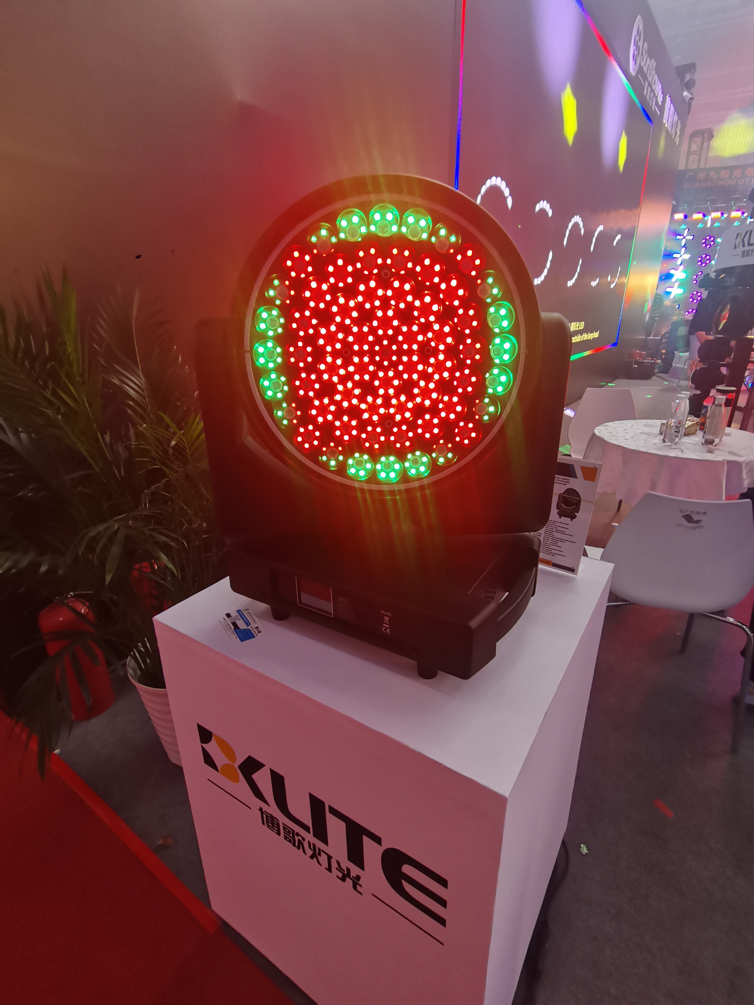 مصباح رأس متحرك LED بقوة 30 واط و 61x