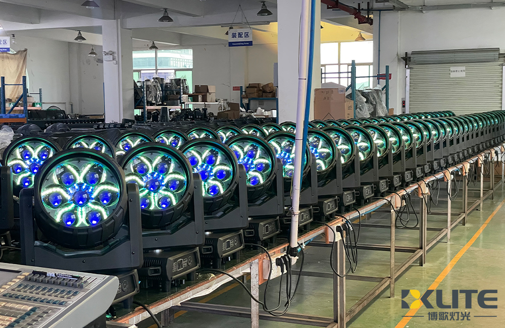 IP20 Bee Eye Zoom 7x60w 4in1 LED Moving Head Light With Filament Aura Effect.2 IP20 Bee Eye Zoom 7x60w 4in1 LED Moving Head Light With Filament Aura Effect.2