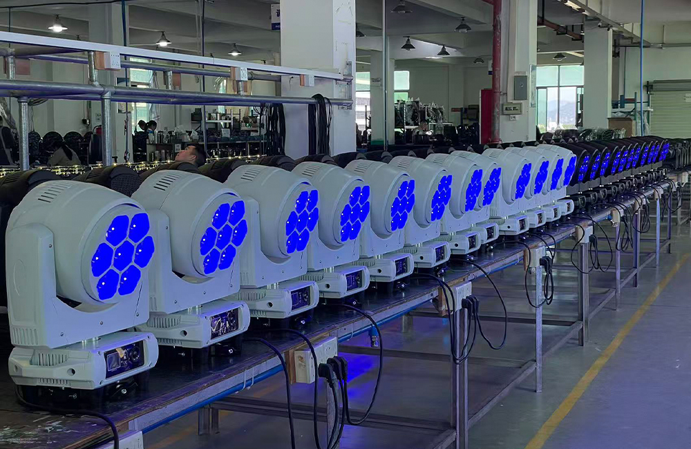 Mini Bee Eye 7x40W RGBW 4in1 LED Moving Head Light.4