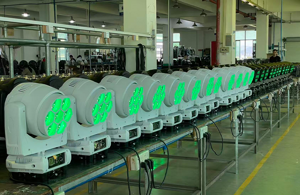 Mini Bee Eye 7x40W RGBW 4in1 LED Moving Head Light.5