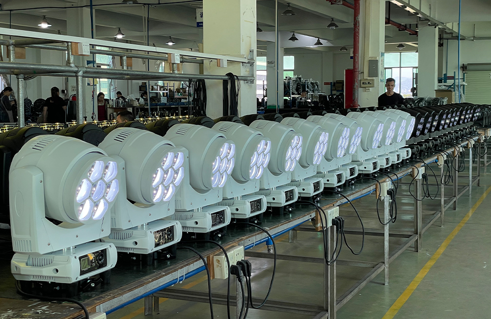 Mini Bee Eye 7x40W RGBW 4in1 LED Moving Head Light.7