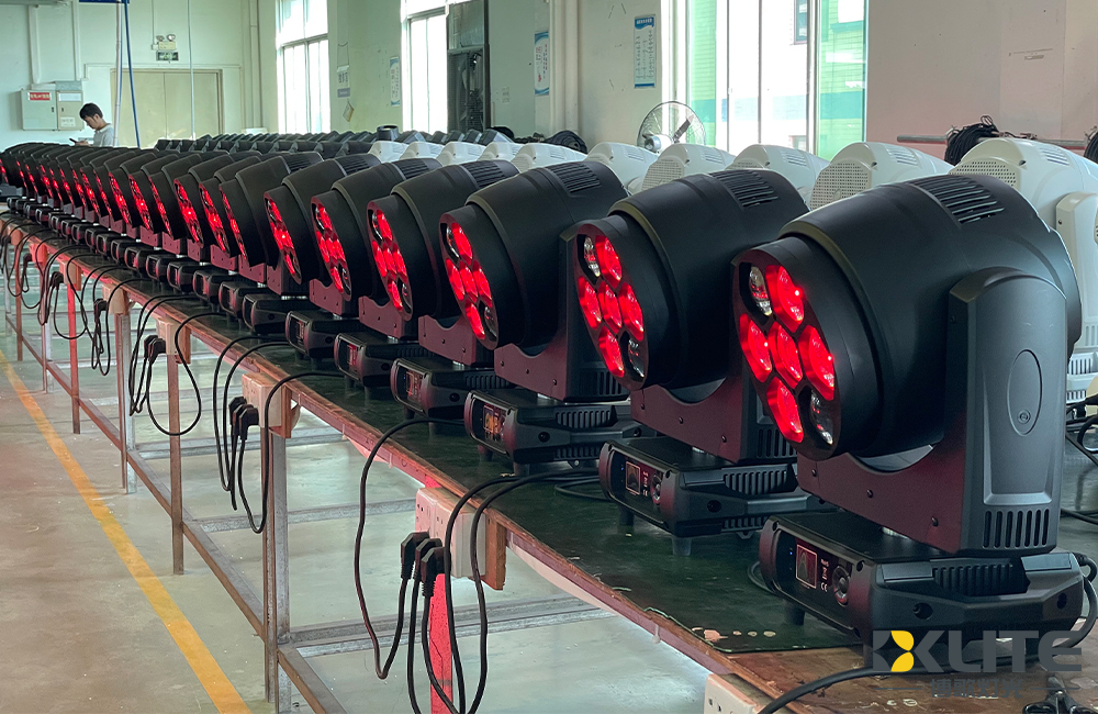 Mini Bee Eye 7x40W RGBW 4in1 LED Moving Head Light.8 Mini Bee Eye 7x40W RGBW 4in1 LED Moving Head Light.8