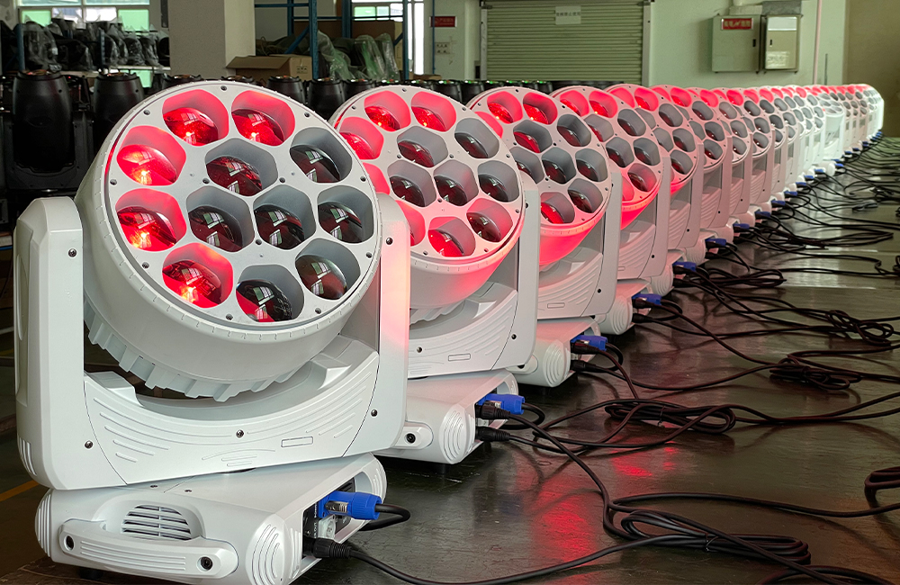 ZOOM 12x40W RGBW LED Wash Moving Head Light.3
