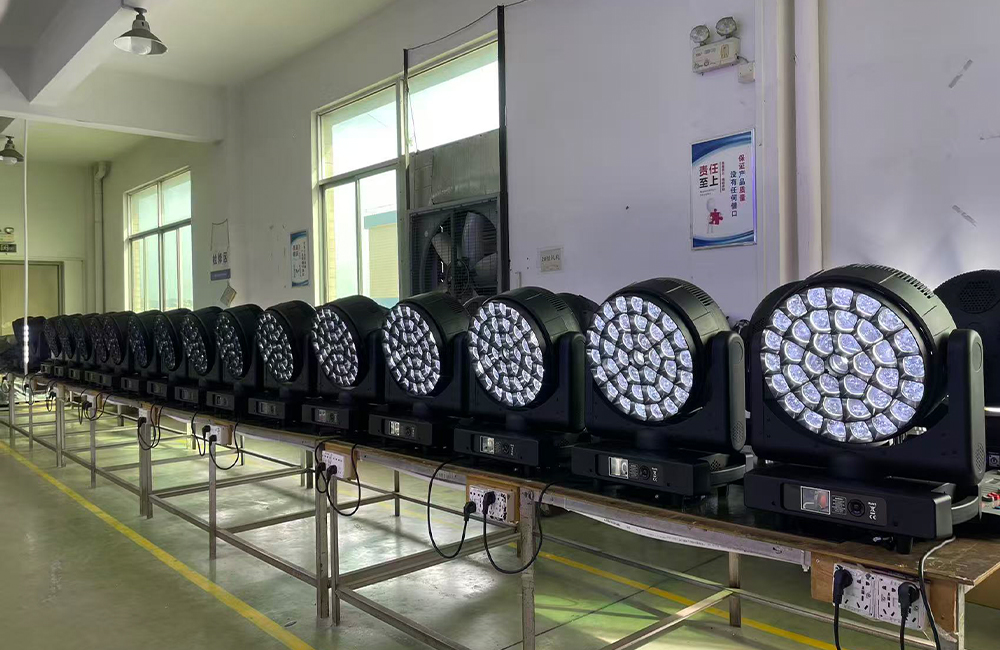 ZOOM  Bee Eye 37x40W RGBW 4in1 LED Moving Head Light.8