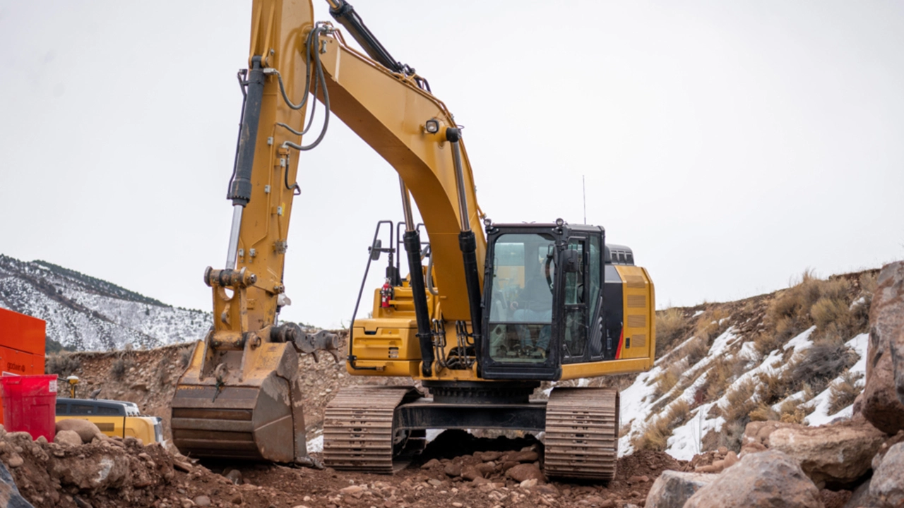 How-to-choose-new-or-refurbished-excavator-parts How to choose new or refurbished excavator parts
