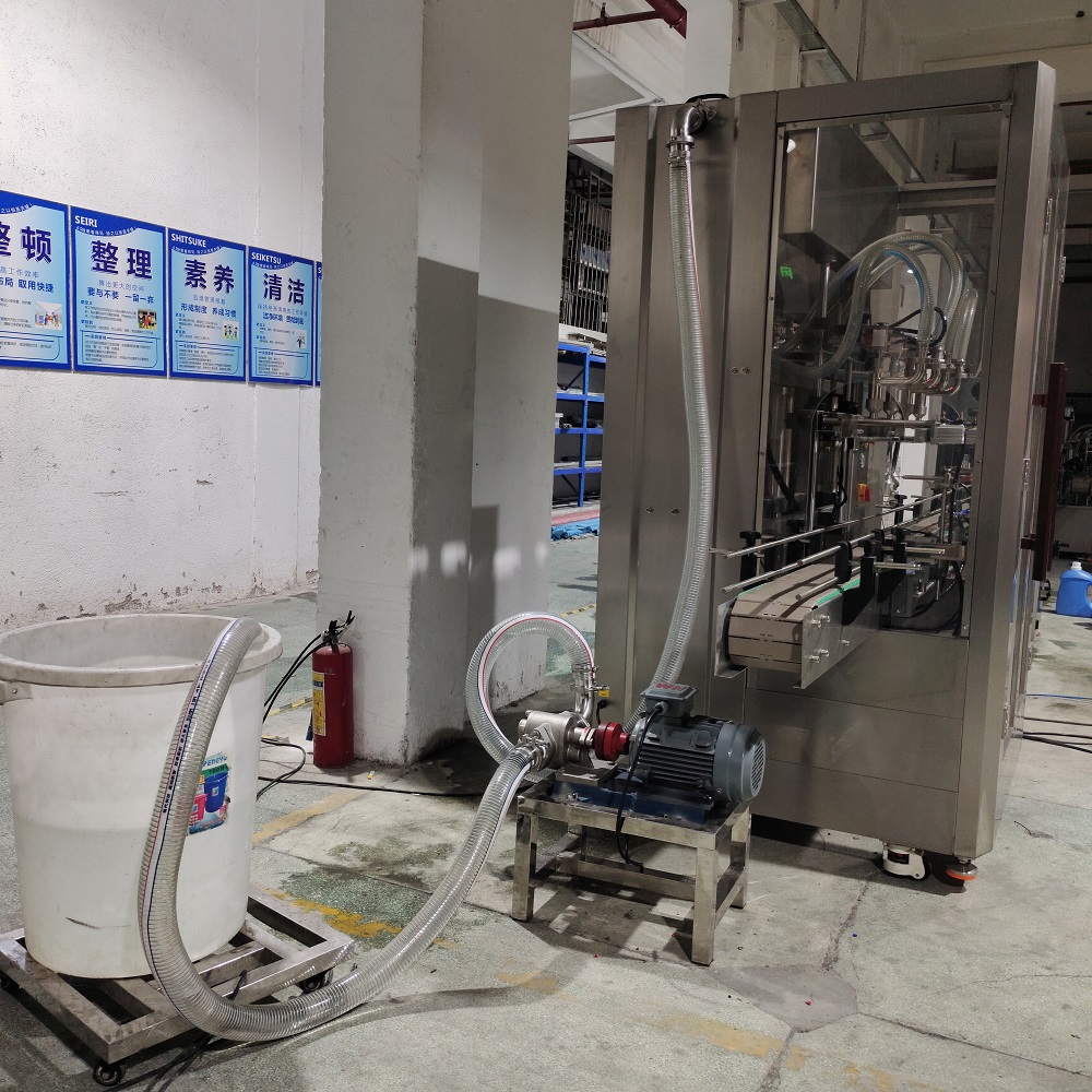 4 heads detergent filling machine (2)