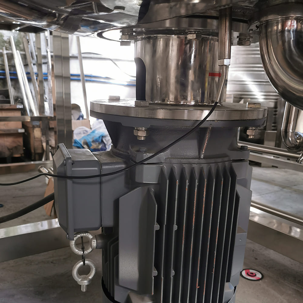 mixing tank with agitator