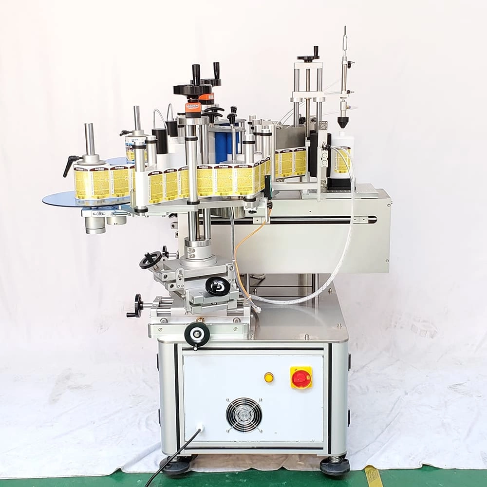 máquina etiquetadora de detergentes