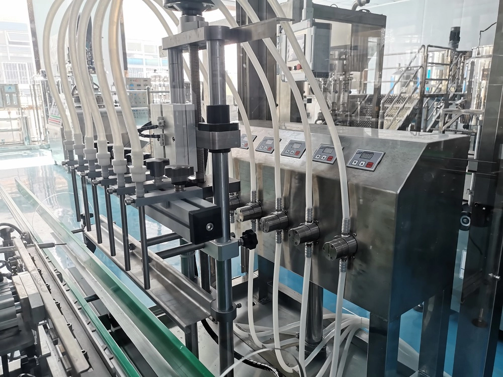 liquid filling machine