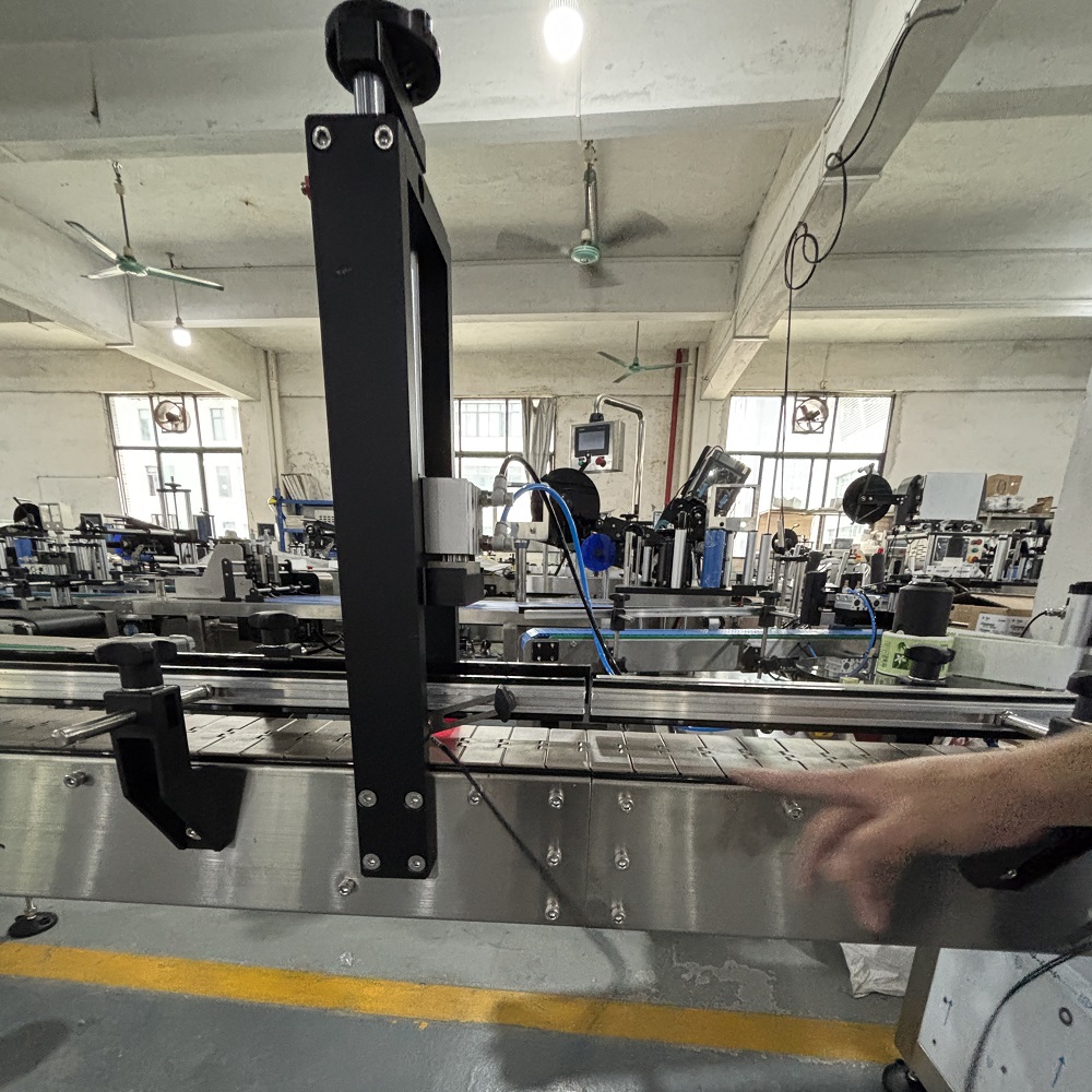 Pressing Labeling Machine (6)