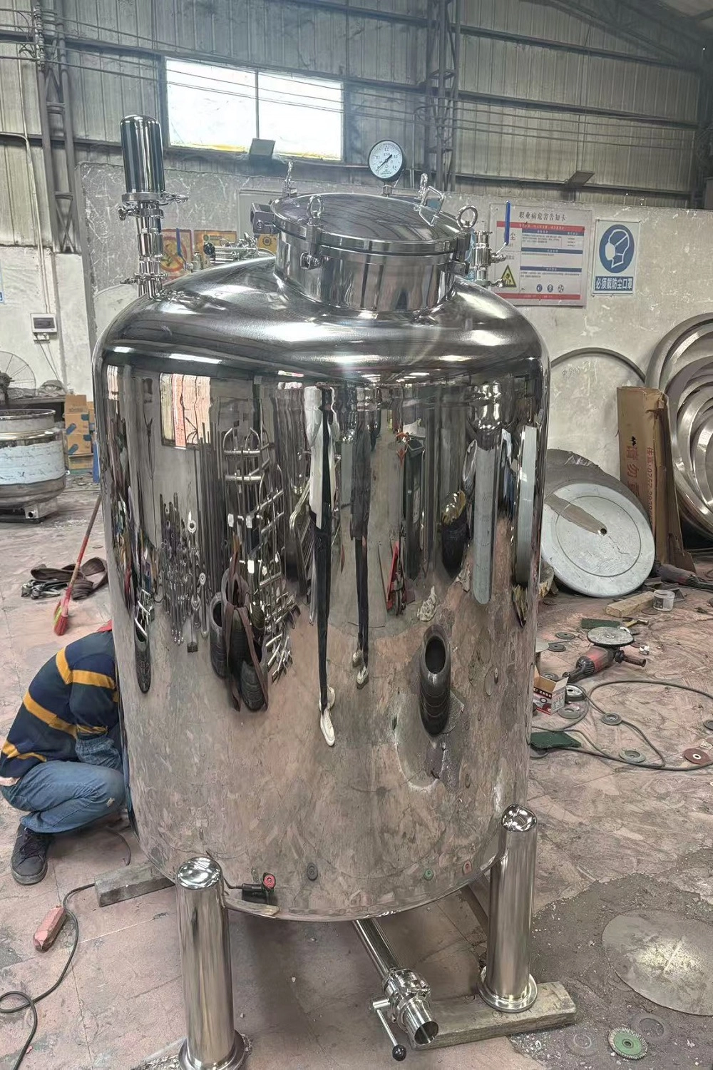 pressure tank (4)