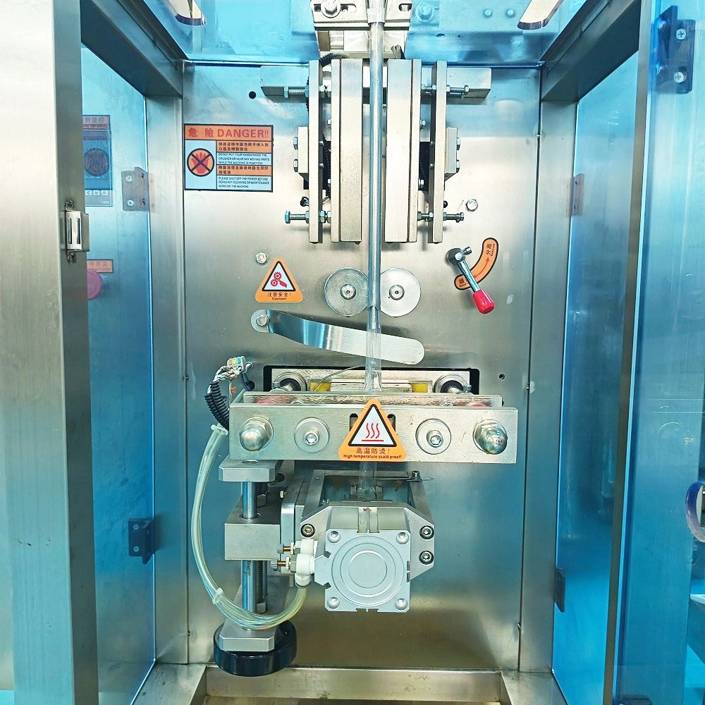 machine d&#39;emballage de sachets pour liquides (5)