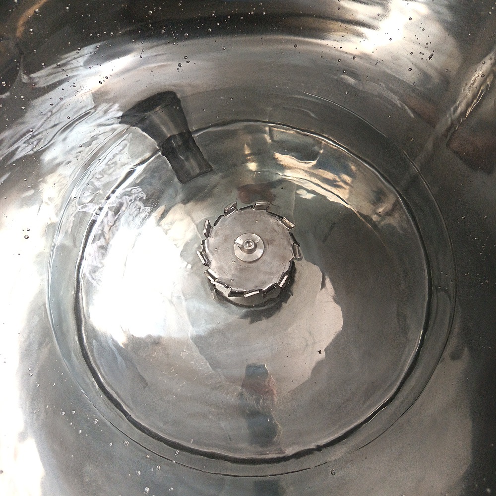 storage tank with disperser (1)