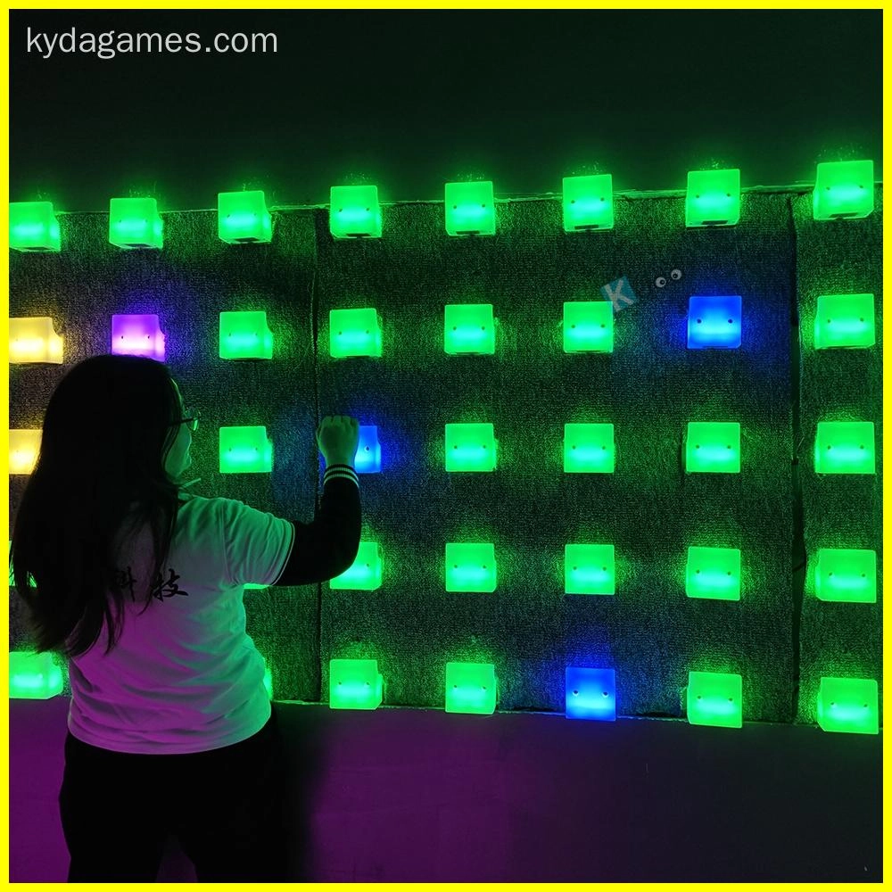 climbing wall with color-changing lights - Kyda