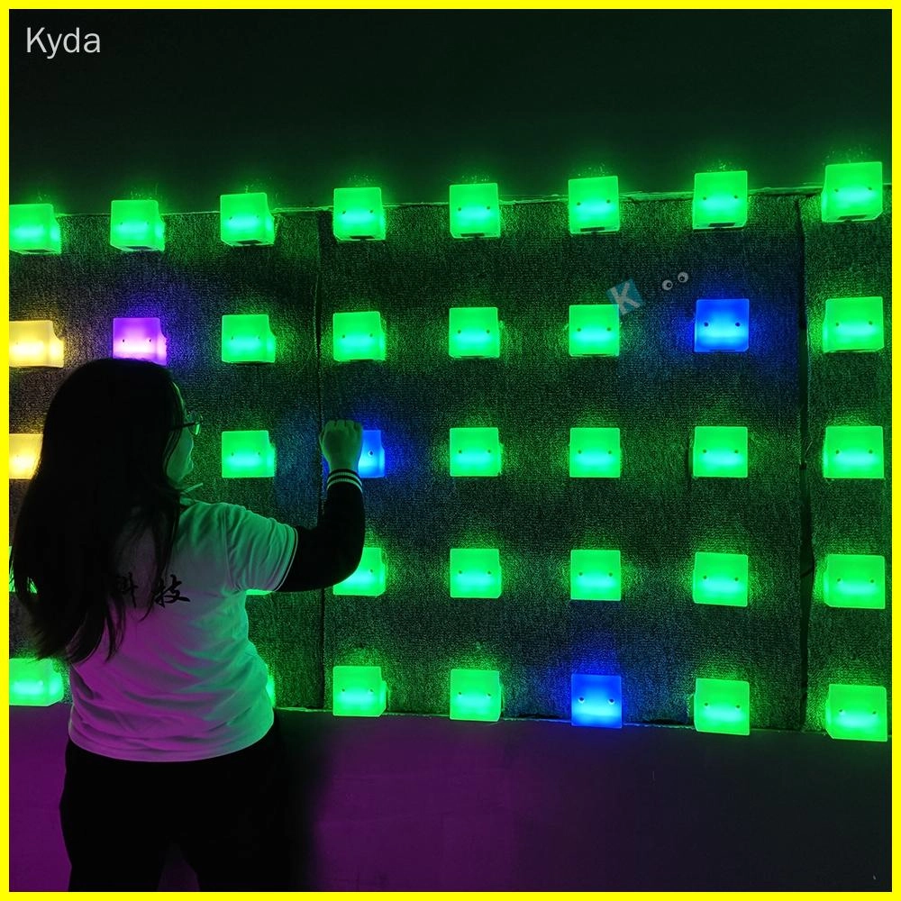 climbing wall with color-changing lights - Kyda