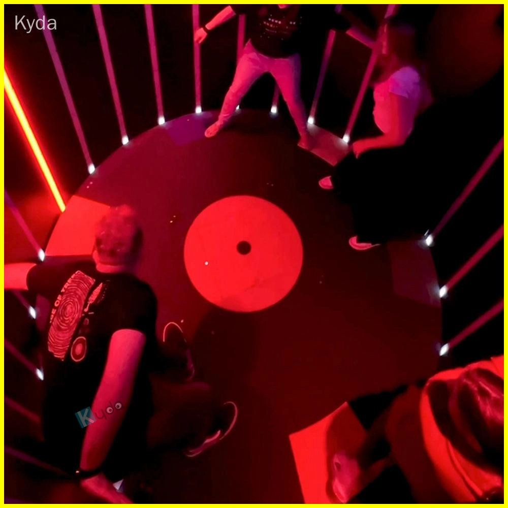 immersive rotating reaction game - Kyda