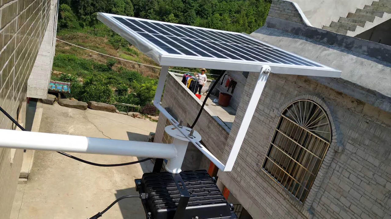 Güneş Enerjili Sokak Lambaları