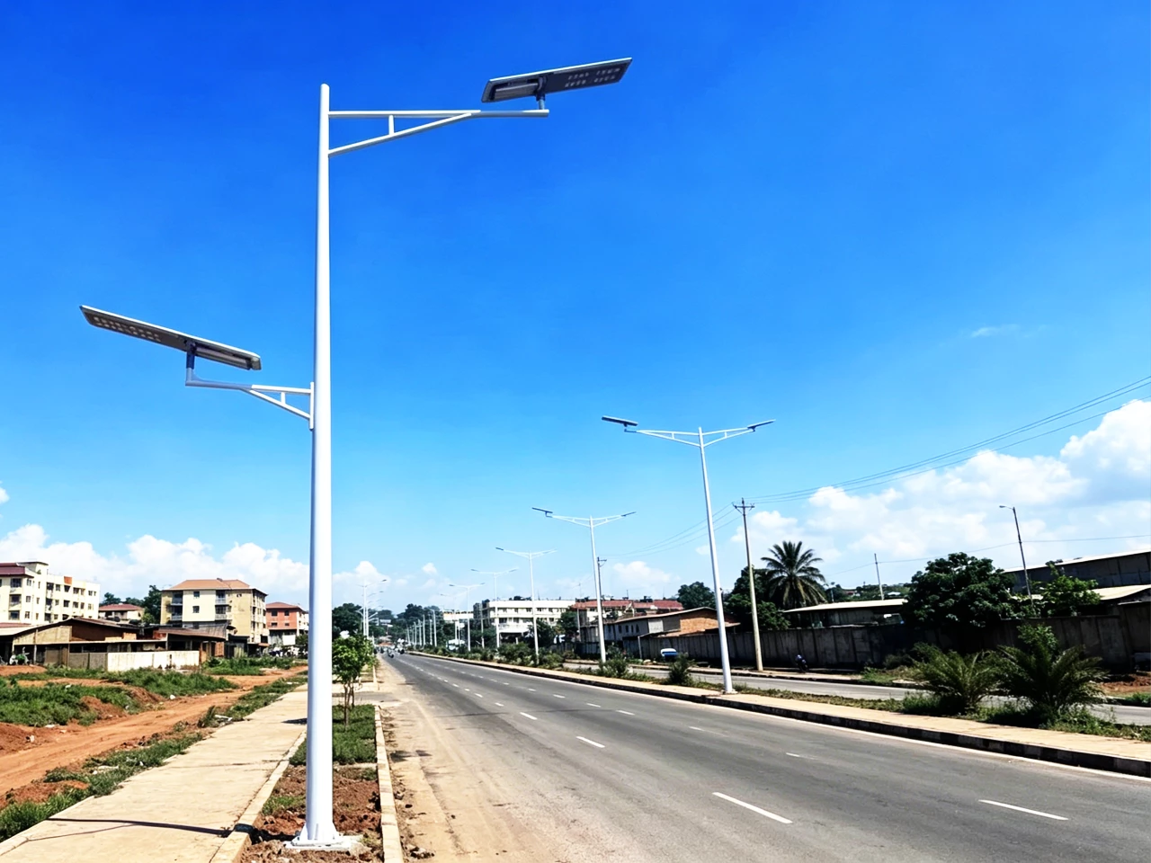 Highway solar street lighting solution for infrastructure projects