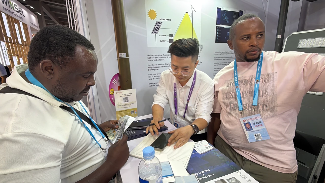 International-buyers-consulting-about-off-grid-solar-lighting-solutions