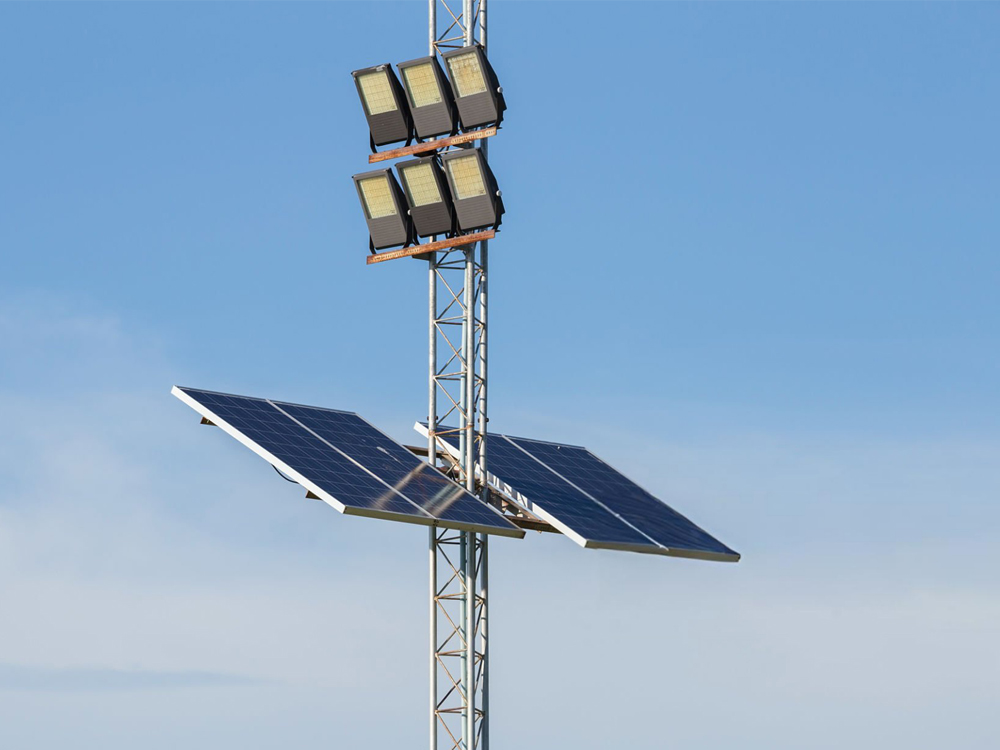 Güneş Enerjili Projektör