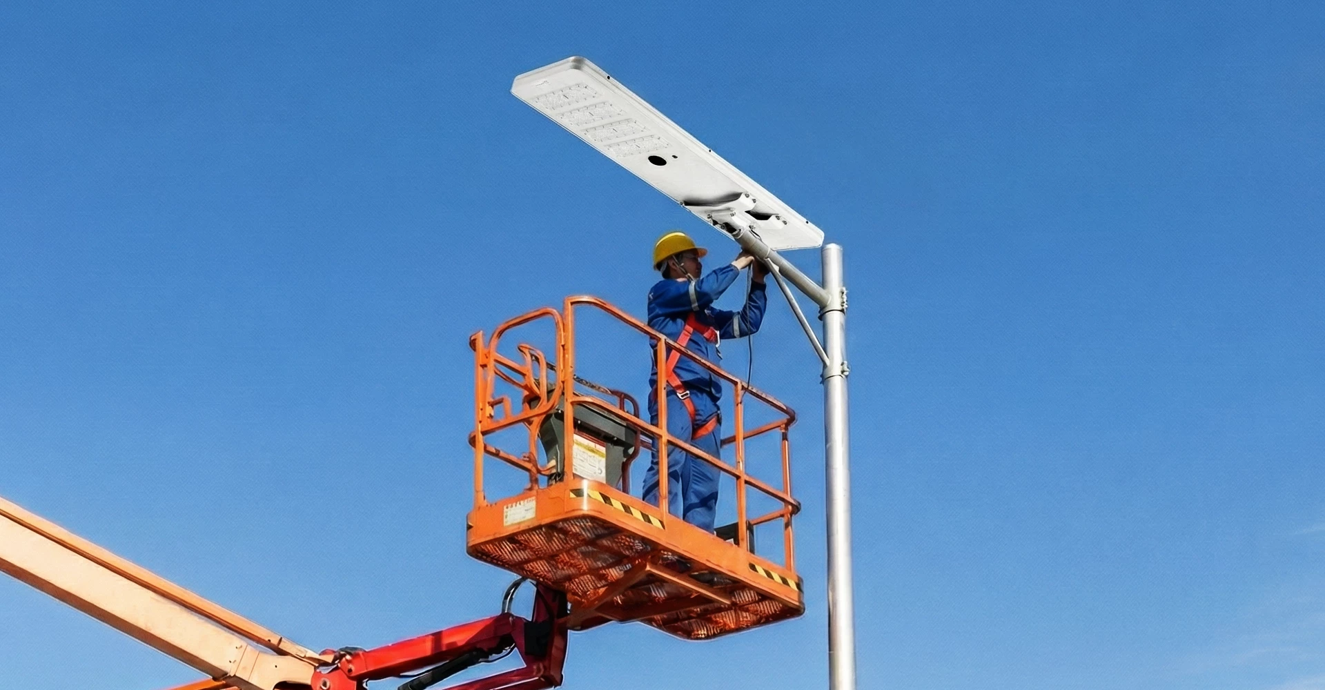 Solar street light mounting bracket detail
