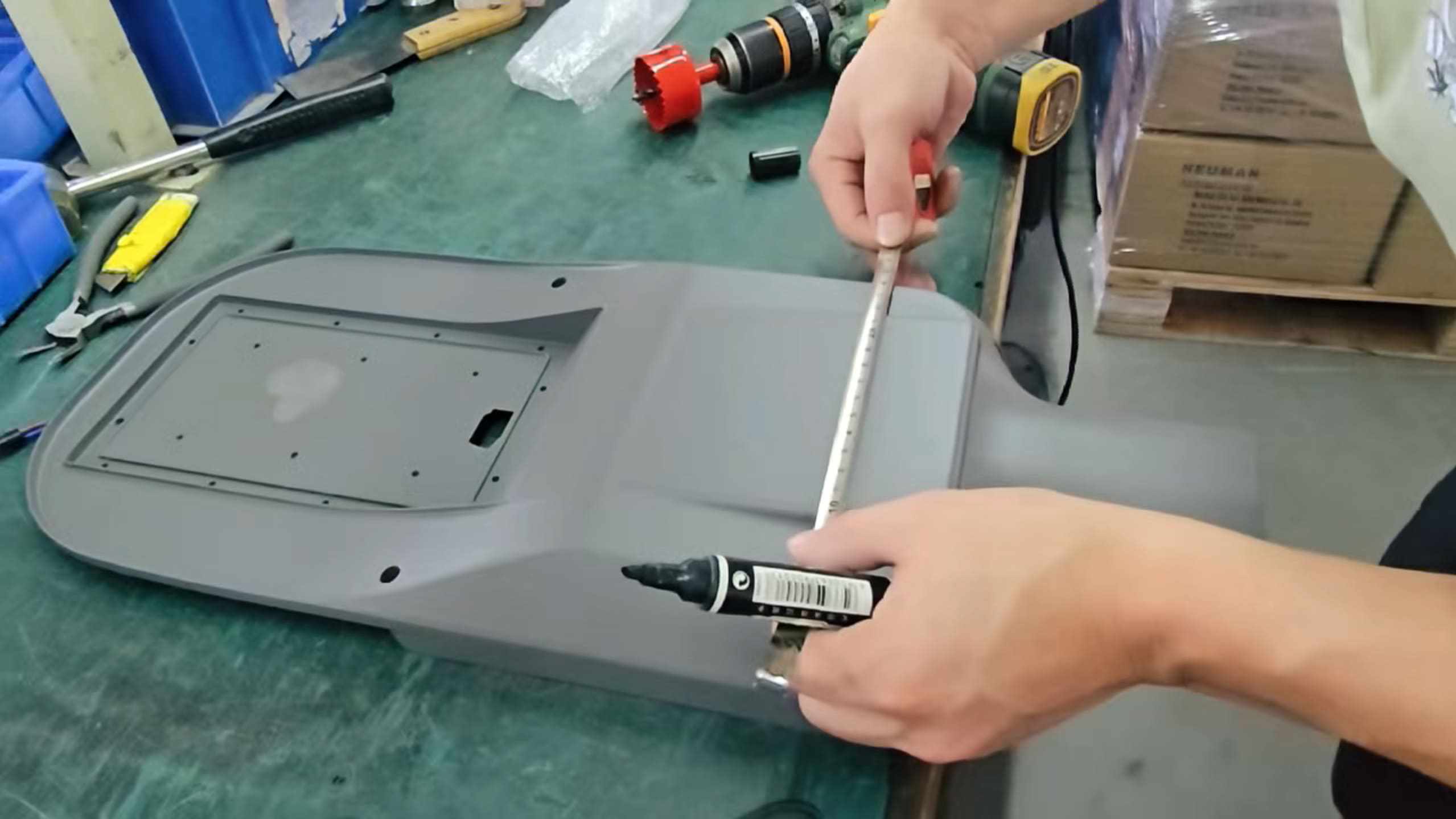 The-battery-box-is-a-core-component-of-the-Lushun-solar-street-light-system (1)