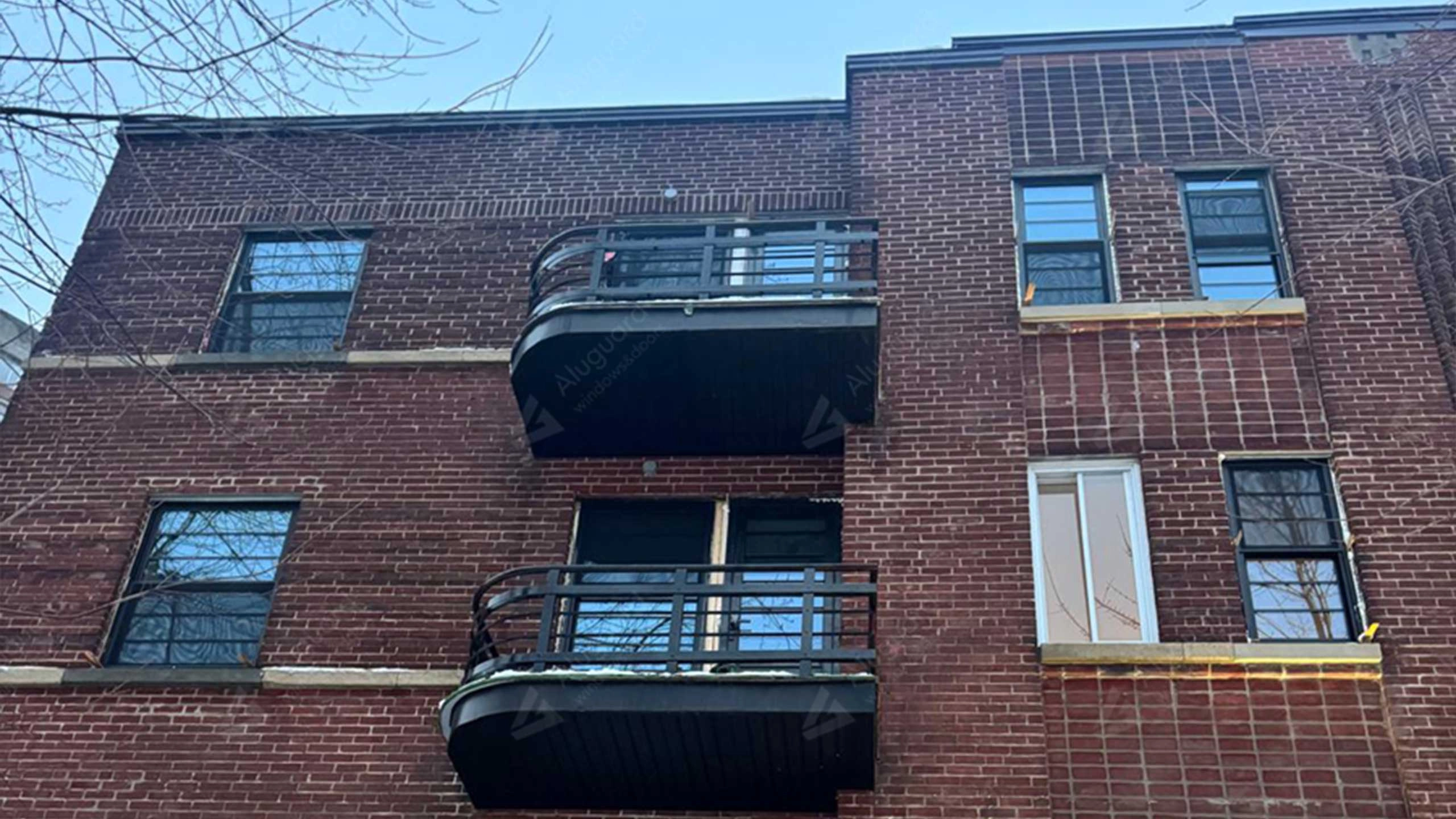 Aluminum-Hung-Windows-for-a-Residential-Building-in-Montreal - Aluguard