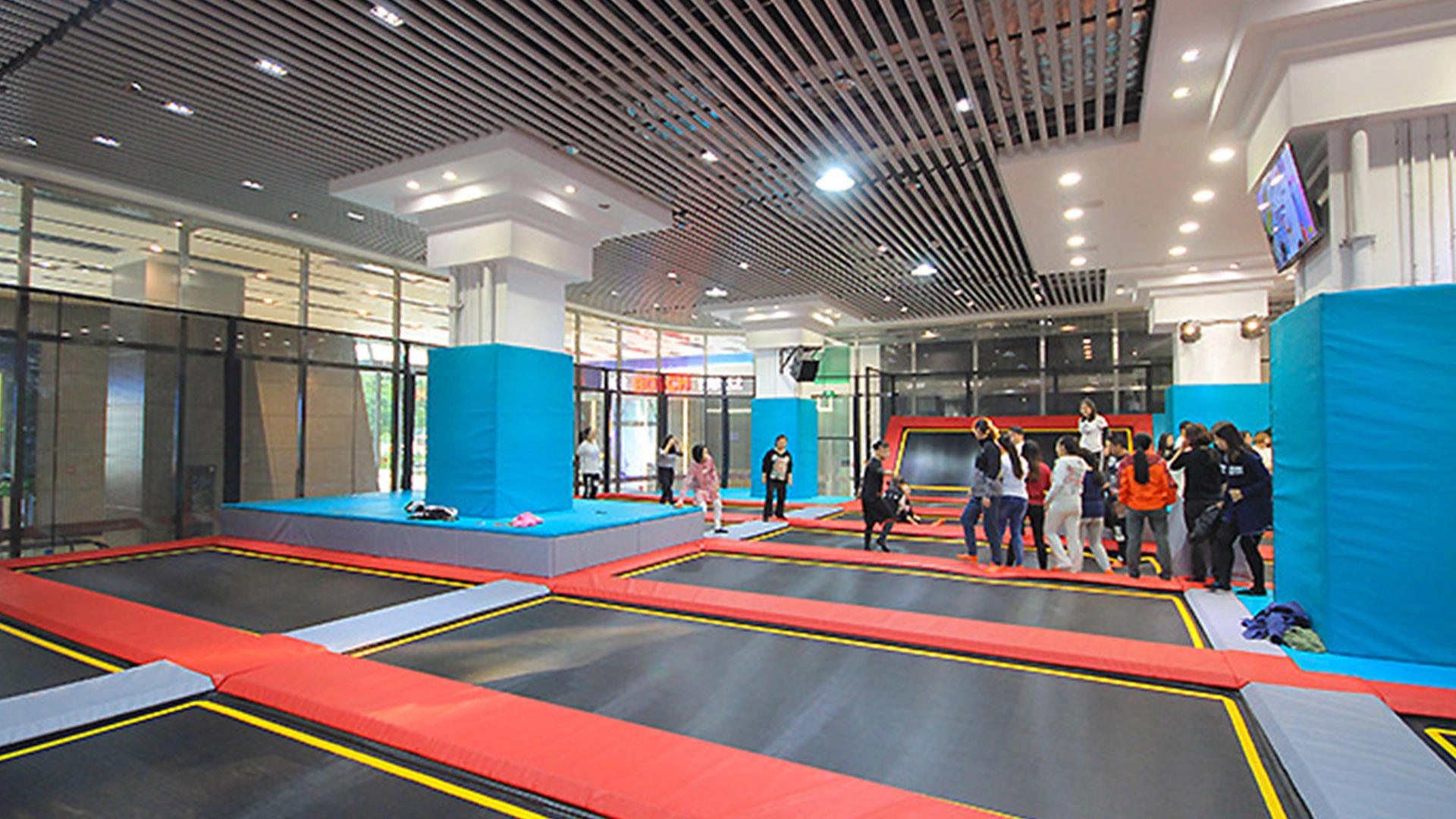 trampoline park - MARWEY