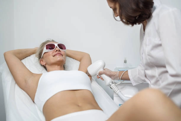 Achieve silky smooth underarms with an armpit hair removal machine, designed for precise and gentle hair removal.