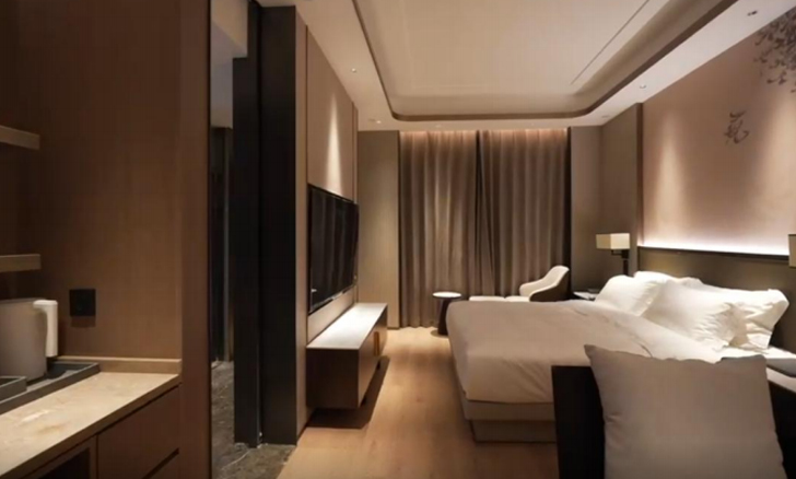 Xinyang-Huangchuan Jingui Hotel01