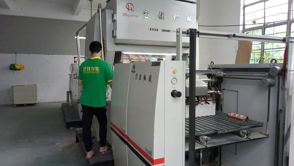 5 Lamination - Yifeng Packaging