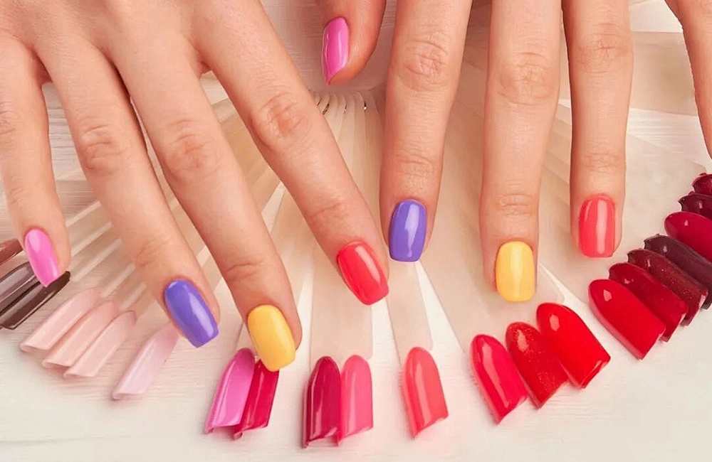 Color customization skinny oval nails