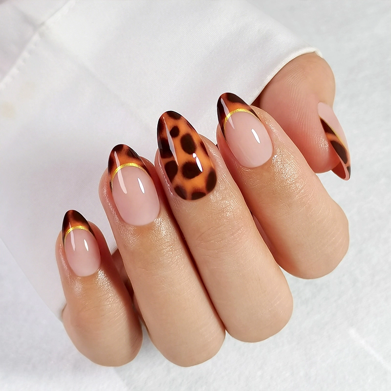 Leopard print fake nails