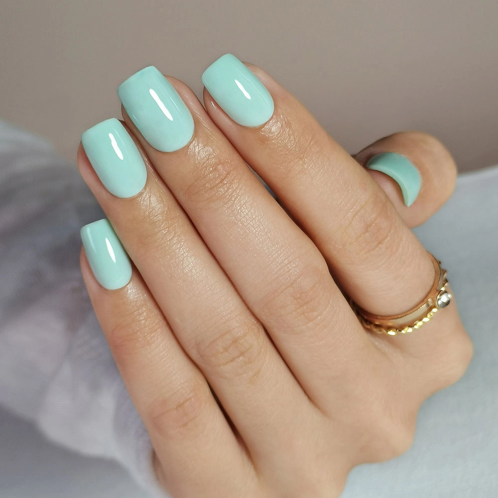 mint-green-fake-nails mint green fake nails