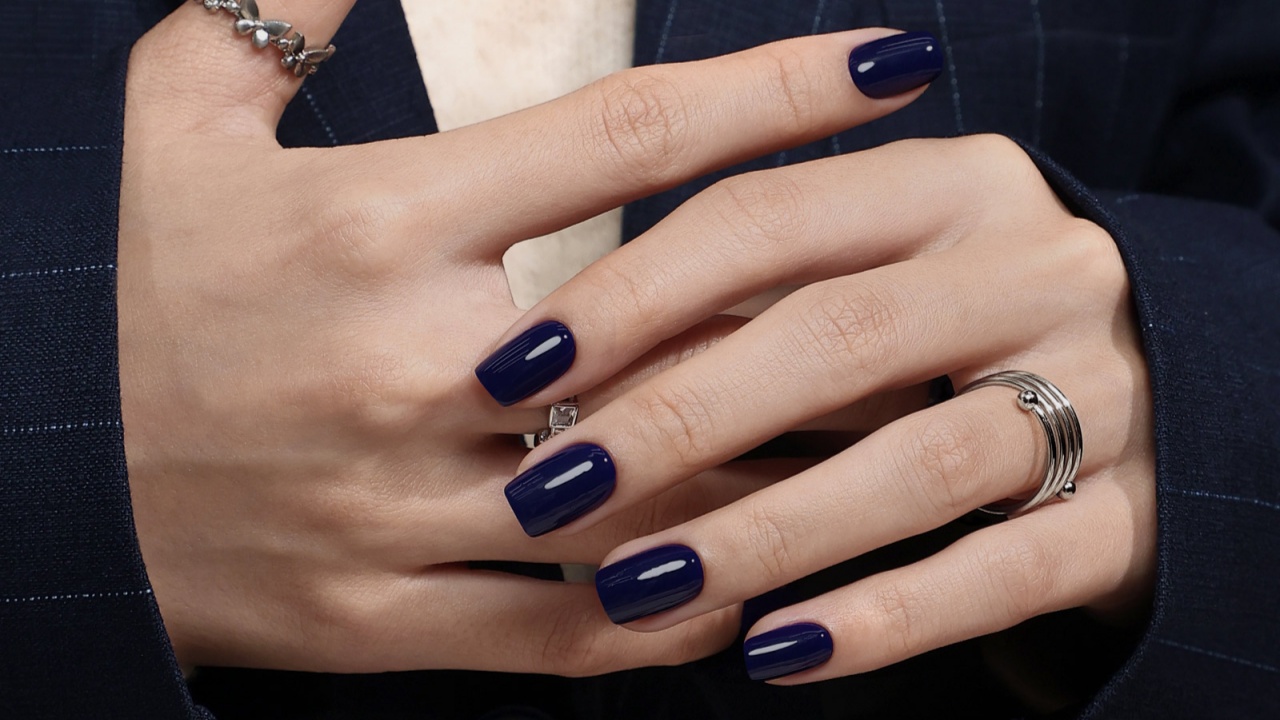 Solid color nail tips